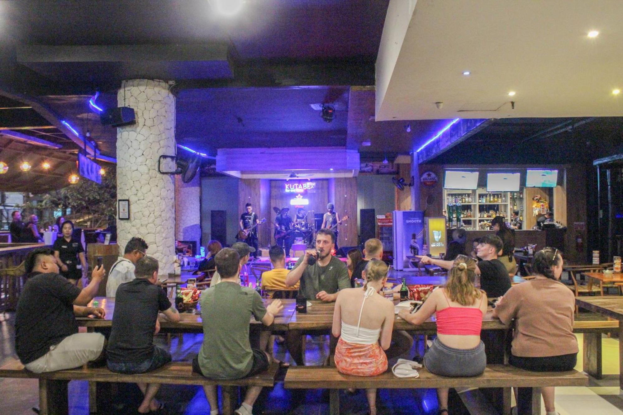 โรงแรมกูตาเบกซ์ บีช ฟรอนต์ ภายนอก รูปภาพ