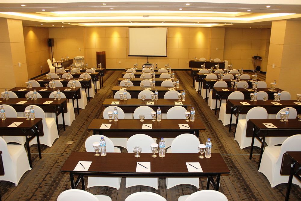 โรงแรมกูตาเบกซ์ บีช ฟรอนต์ ภายนอก รูปภาพ